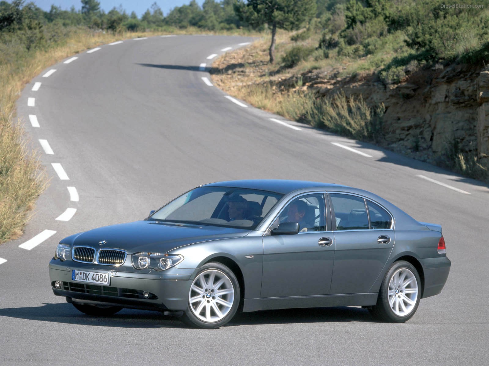 BMW 7 Series (2002)
